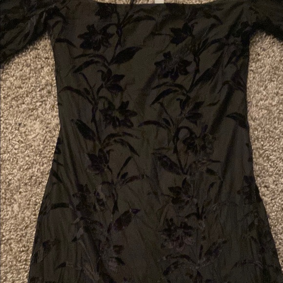 Black velvet mini dress with bubble sleeves - Picture 2 of 6